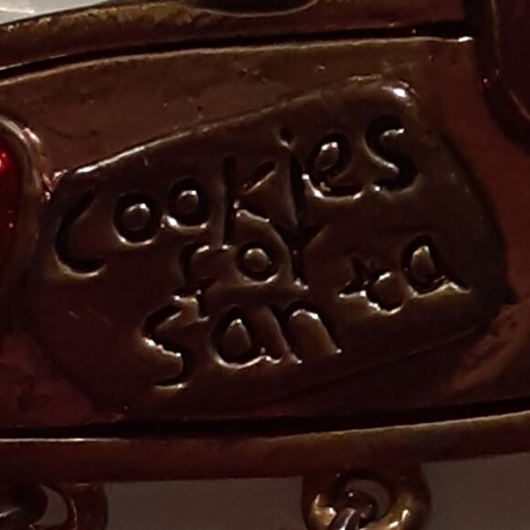 Cookies For Santa Brooch - Picture 2 of 3